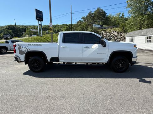 Used 2022 Chevrolet Silverado 2500 LT w/ Convenience Package AWD/4WD image 6