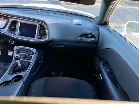 Used 2022 Dodge Challenger R/T image 23