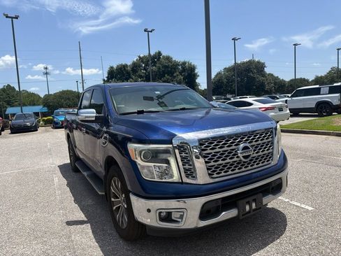 Used 2017 Nissan Titan SL RWD image 2