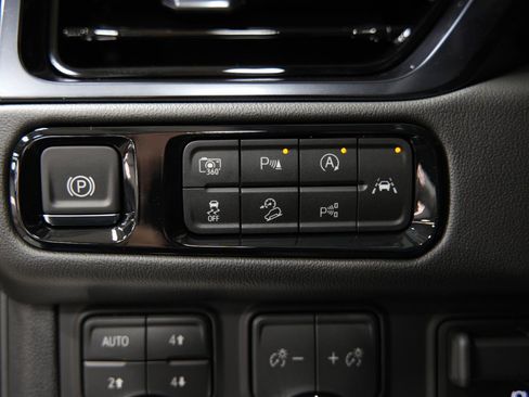 New 2026 GMC Yukon XL AT4 w/ AT4 Premium Plus Package image 36