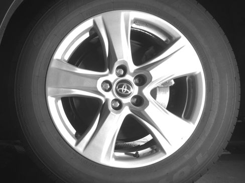 Used 2025 Toyota Highlander LE FWD image 14