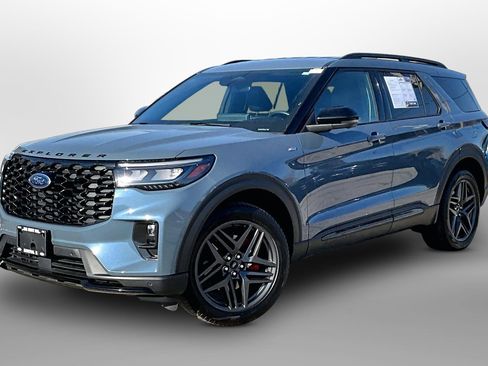 Used 2025 Ford Explorer ST-Line w/ Premium Package image 13