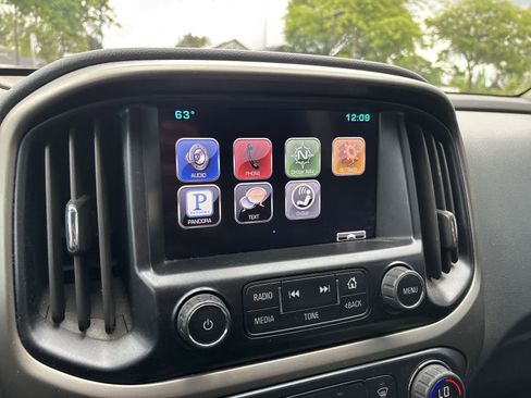 Used 2015 Chevrolet Colorado Z71 AWD/4WD image 22