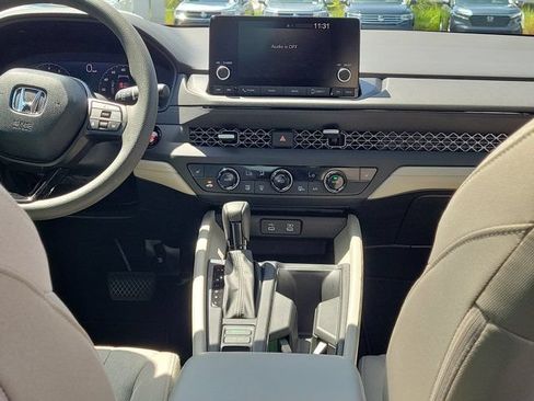 Certified 2025 Honda Accord SE image 5