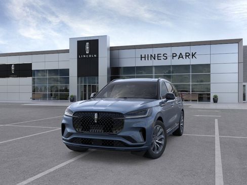New 2026 Lincoln Aviator AWD image 2