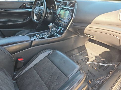Used 2021 Nissan Maxima SR w/ Sport Mat Group FWD image 14
