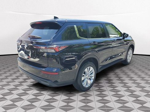 New 2026 Mitsubishi Outlander ES FWD image 6