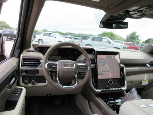New 2026 GMC Yukon Denali w/ Sun & Power Step Package AWD/4WD image 13