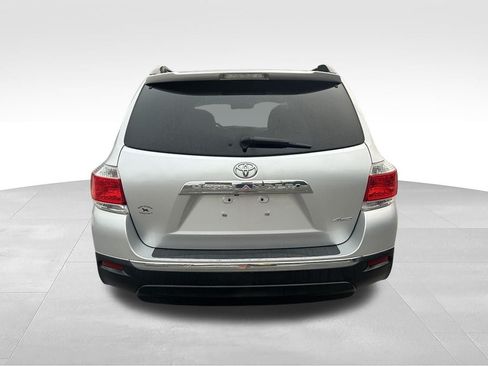 Used 2013 Toyota Highlander SE AWD/4WD image 6