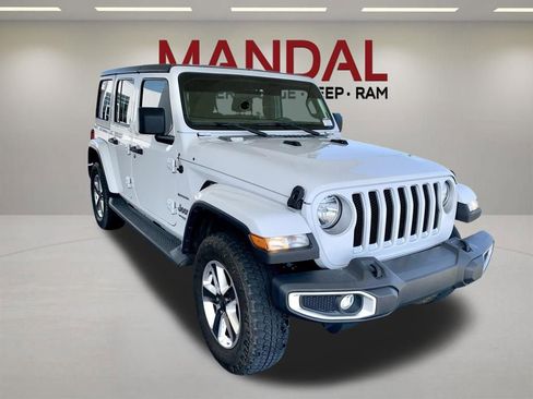 Used 2020 Jeep Wrangler Unlimited Sahara AWD/4WD image 3