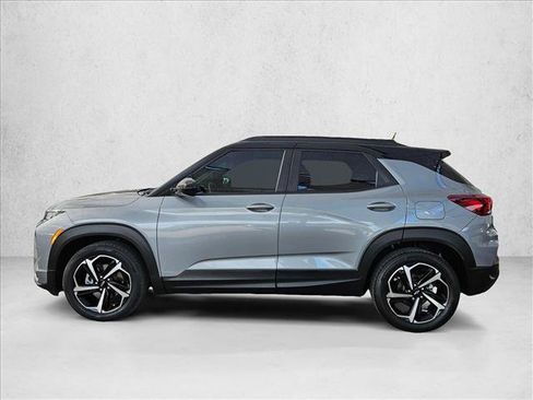 Used 2023 Chevrolet TrailBlazer RS w/ Sun and Liftgate Package FWD image 9