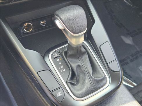 Used 2025 Kia Soul LX w/ LX Technology Package FWD image 29