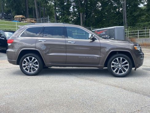 Used 2017 Jeep Grand Cherokee Overland w/ Jeep Active Safety Group RWD image 2