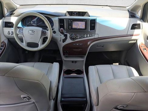 Used 2014 Toyota Sienna XLE FWD image 14