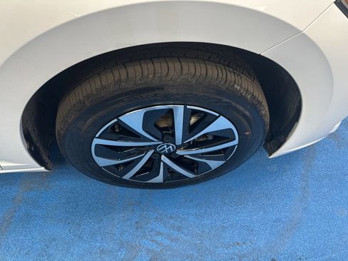 Used 2024 Volkswagen Jetta S image 3