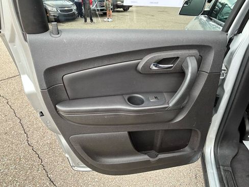 Used 2011 Chevrolet Traverse LT w/ Personal Connectivity Package FWD image 14