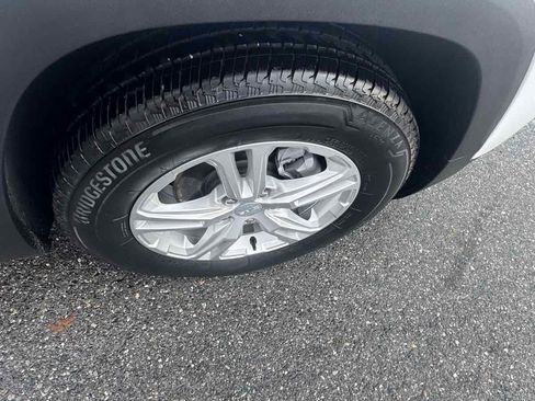 Used 2023 GMC Terrain SLE w/ Driver Convenience Package image 8