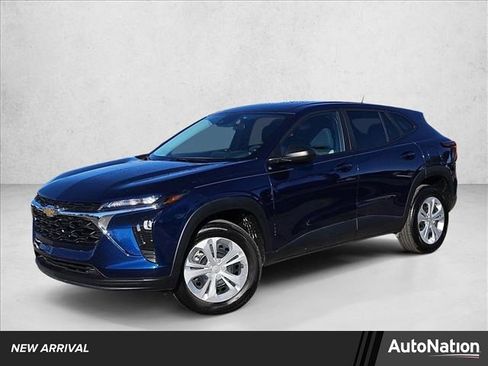 Used 2024 Chevrolet Trax LS image 1