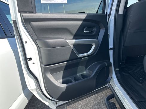Used 2023 Nissan Titan SV w/ SV Convenience Package image 29
