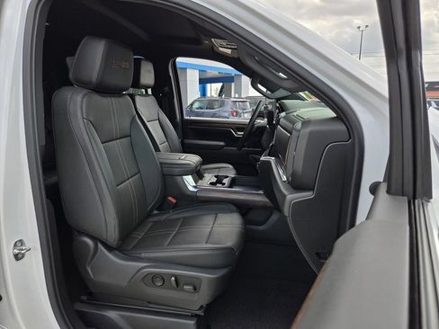Used 2024 Chevrolet Silverado 2500 High Country w/ Z71 Off-Road Package AWD/4WD image 19