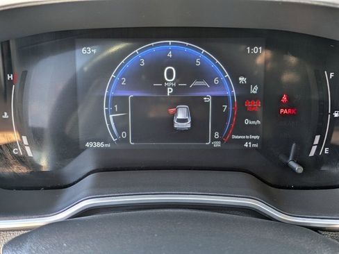 Used 2023 Toyota Corolla Cross XLE image 24