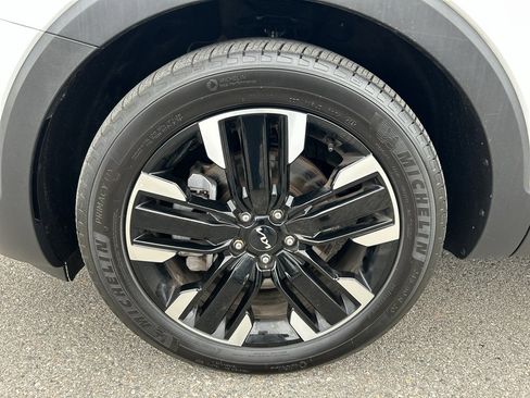 Used 2025 Kia Telluride SX w/ SX Captain's Chair Package AWD/4WD image 10