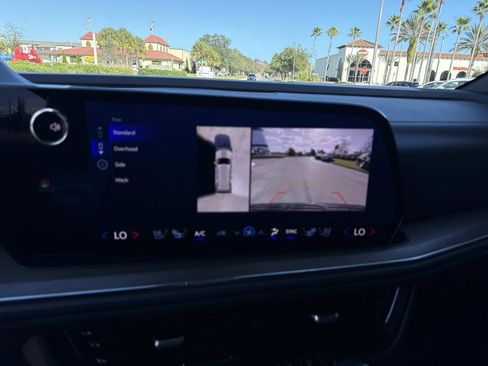 Used 2025 Chevrolet Tahoe High Country image 26