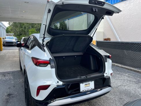 Used 2025 Buick Envista Sport Touring image 12