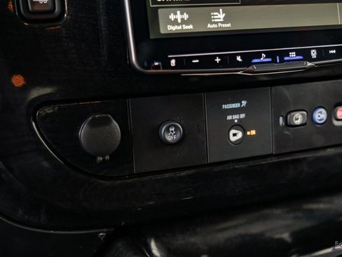 Used 2023 Chevrolet Express 2500 image 61