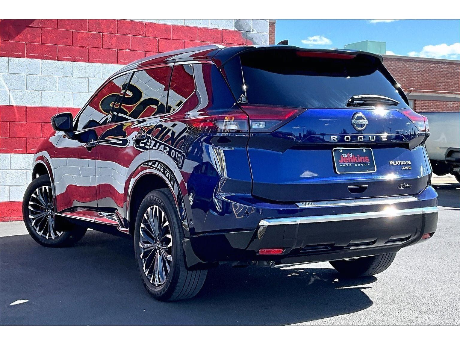 Used 2024 Nissan Rogue Platinum AWD/4WD image 13