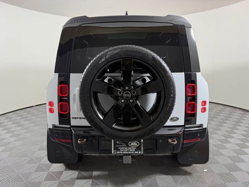 Used 2023 Land Rover Defender 90 X-Dynamic SE AWD/4WD image 10
