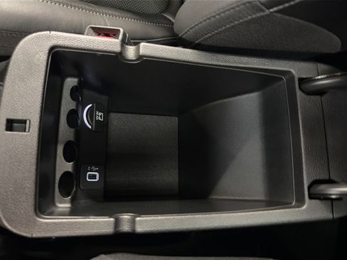 Used 2019 Jeep Cherokee Limited w/ Technology Group image 25