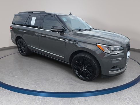 Certified 2024 Lincoln Navigator Black Label AWD/4WD image 3