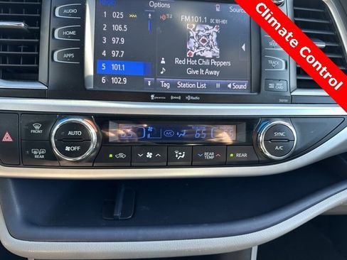 Used 2016 Toyota Highlander XLE image 10