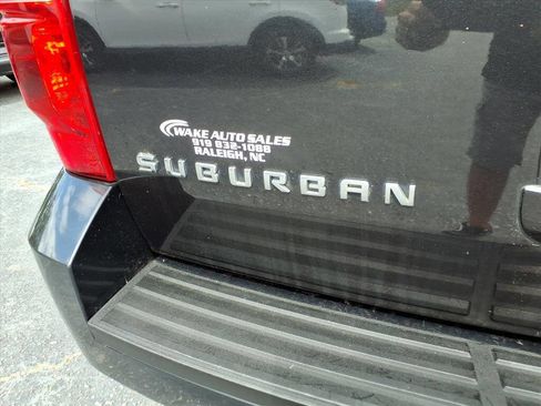 Used 2012 Chevrolet Suburban LT image 5