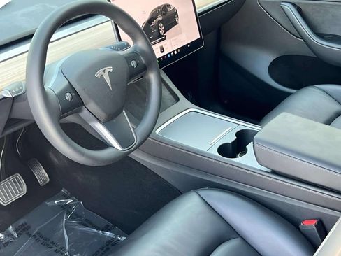 Used 2023 Tesla Model Y Long Range AWD/4WD image 9