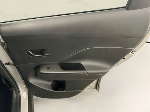 Used 2025 Hyundai Kona SEL AWD/4WD image 30