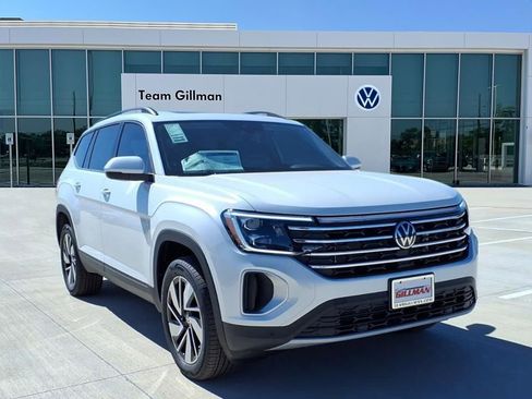 New 2026 Volkswagen Atlas SE FWD image 1