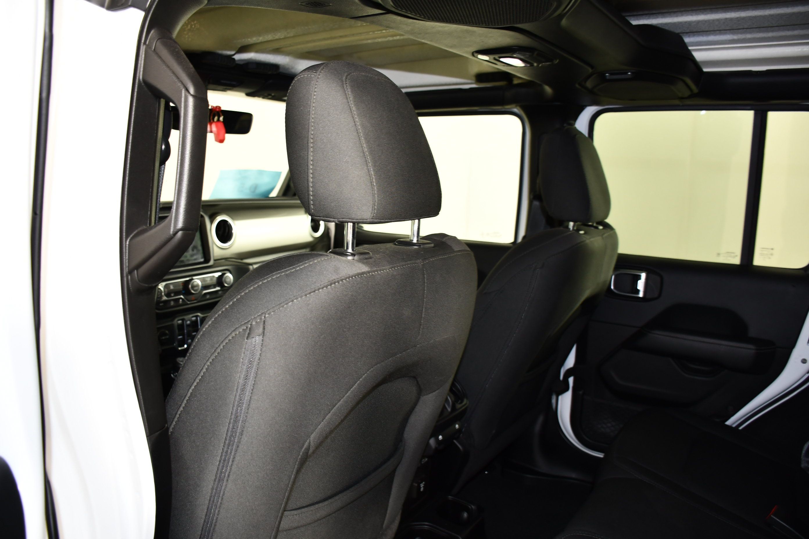 Used 2018 Jeep Wrangler Unlimited Sahara AWD/4WD image 44