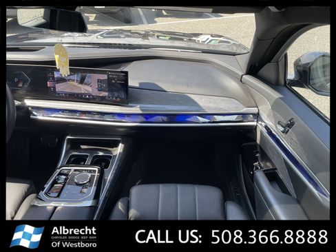 Used 2025 BMW 740i xDrive image 23