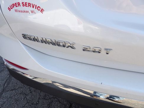 Used 2018 Chevrolet Equinox Premier FWD image 3