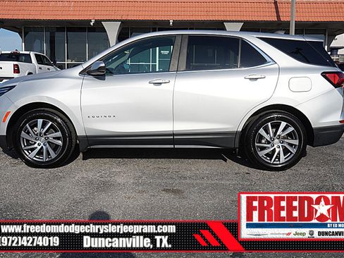 Used 2022 Chevrolet Equinox LT FWD image 2