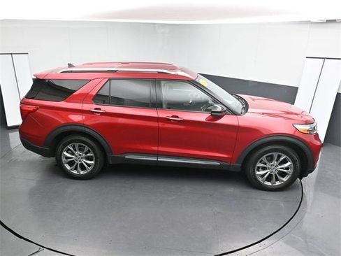 Used 2022 Ford Explorer Limited w/ Equipment Group 301A image 29