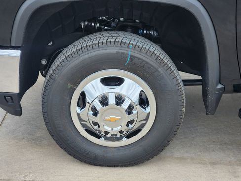 New 2026 Chevrolet Silverado 3500 LTZ image 10