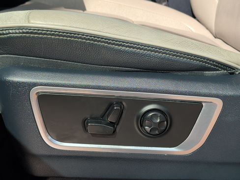 Used 2023 RAM 1500 Limited AWD/4WD image 10