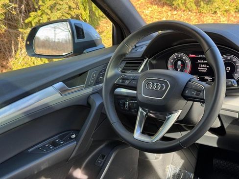 Used 2025 Audi Q5 2.0T Premium w/ Convenience Plus Package image 12