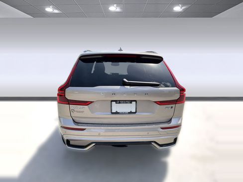 New 2026 Volvo XC60 B5 Plus w/ Protection Package Premier AWD/4WD image 10