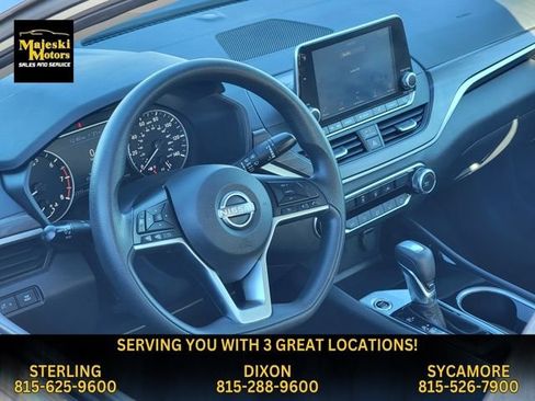 Used 2024 Nissan Altima 2.5 SV image 19