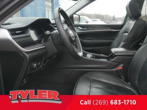 Used 2021 Jeep Grand Cherokee L Limited AWD/4WD image 36