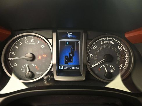 Used 2019 Toyota Tacoma TRD Off-Road AWD/4WD image 19